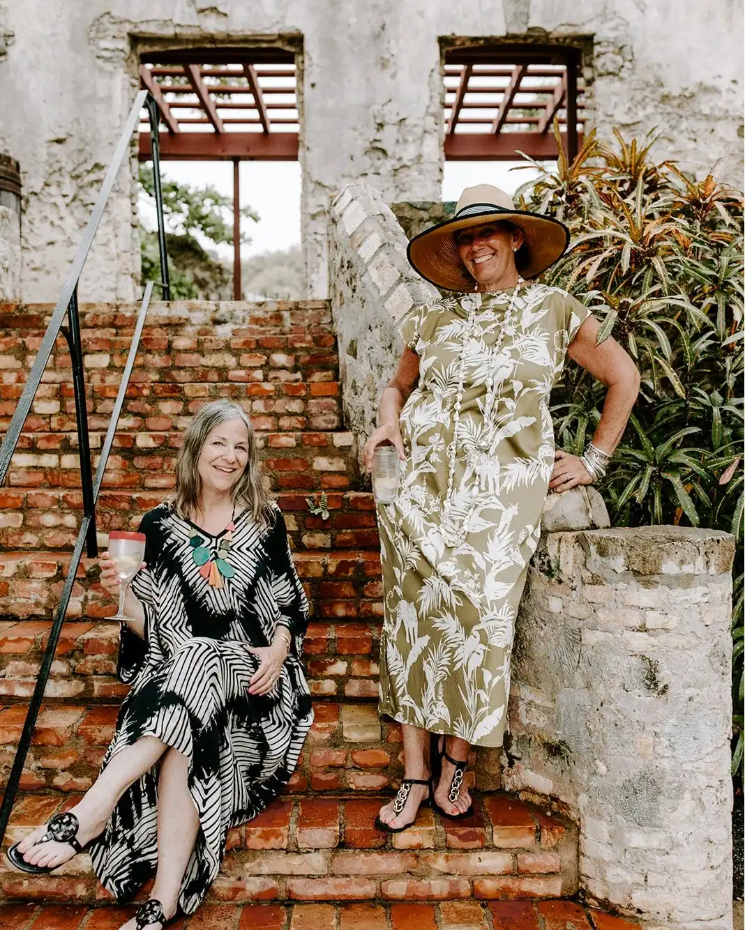 25 Reasons your 2025 wardrobe must include a Kaftan! 

#23 Accessorize with Ease: Pairs well with statement jewelry or a wide-brimmed hat. 👒 

📸 : @kerissa.noelle 

#drinkingdresses #drinkingdress #islandinspired #Kaftansfor2025 #kaftanqueen #cocktailkaftan